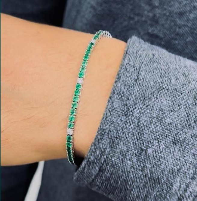 Armillae — Emeralds & Diamonds — Colombian emerald bracelet by VEDRA Emeralds (ref. AC02)